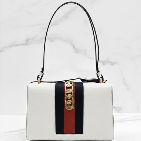 Gucci Sylvie Medium Floral Shoulder Bag - Luxury Valentine's Gift 🎁 ❤️ - Picture 3 of 8